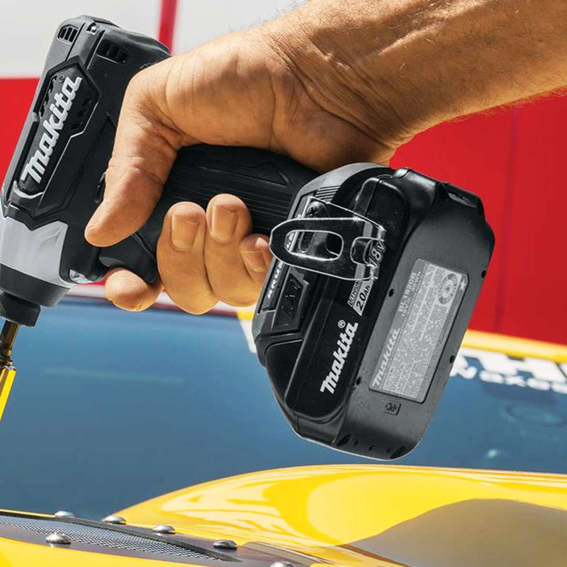 Makita BL1820B 18-Volt 2.0Ah LXT Lithium-Ion Slide-Style Compact Battery