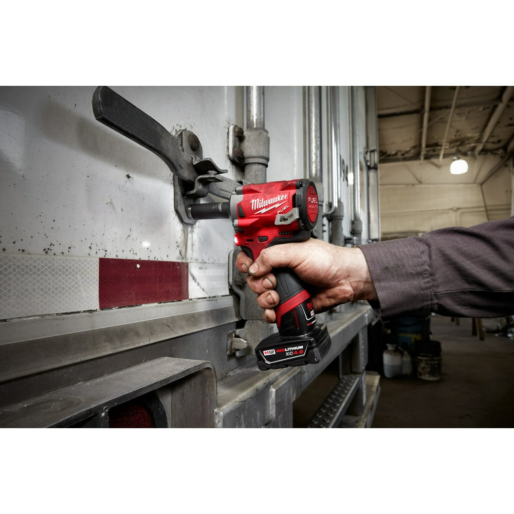 Milwaukee M12 2555-22 M12 FUEL 12V 1/2-Inch Cordless Stubby Impact Wrench Kit
