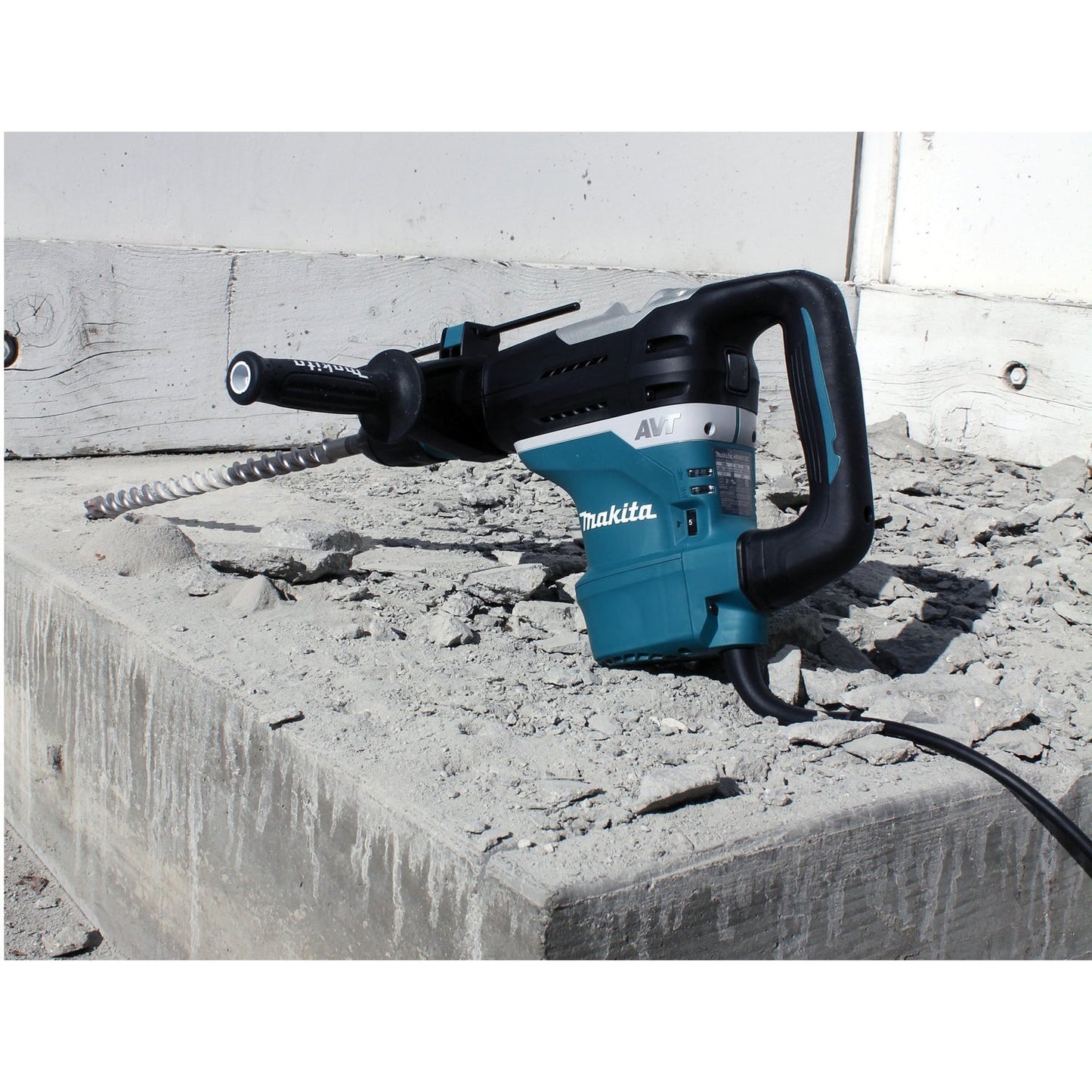 Makita HR4013C 1-9/16-Inch 11.0 Amp 8.4-Ft. Lbs Corded AVT Rotary Hammer